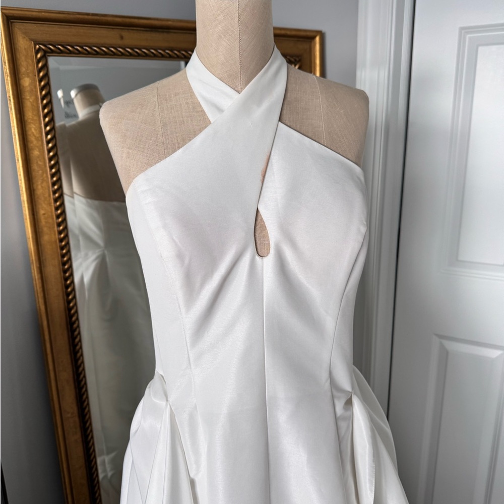 Rachel Allen size 14 white taffeta gown with overskirt. - Picture 4 of 5